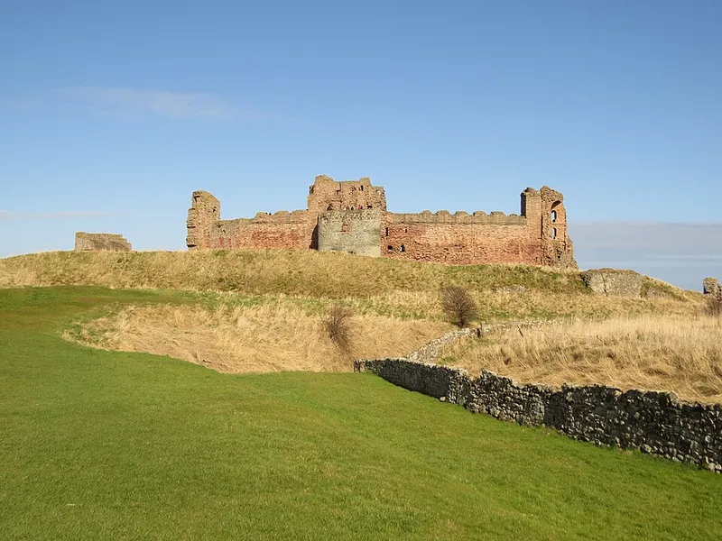 Landscape photo of Tantallon Castle